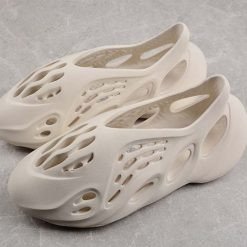 Dép Yeezy Foam Runner