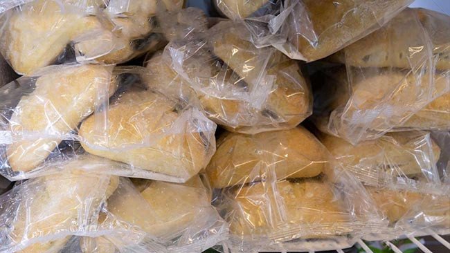 Đông lạnh bánh mì để bảo quản lâu