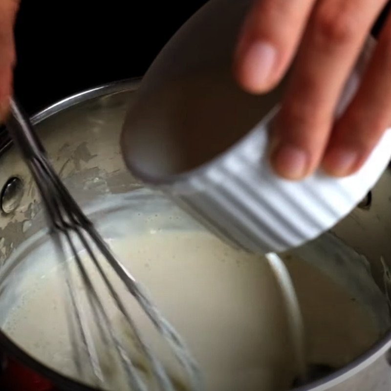 Đun chảy và khuấy đều sốt phô mai