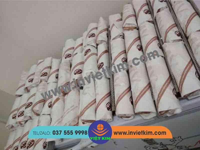 Giấy gói bánh mì chuyên dụng với khả năng thấm hút dầu mỡ hiệu quả.