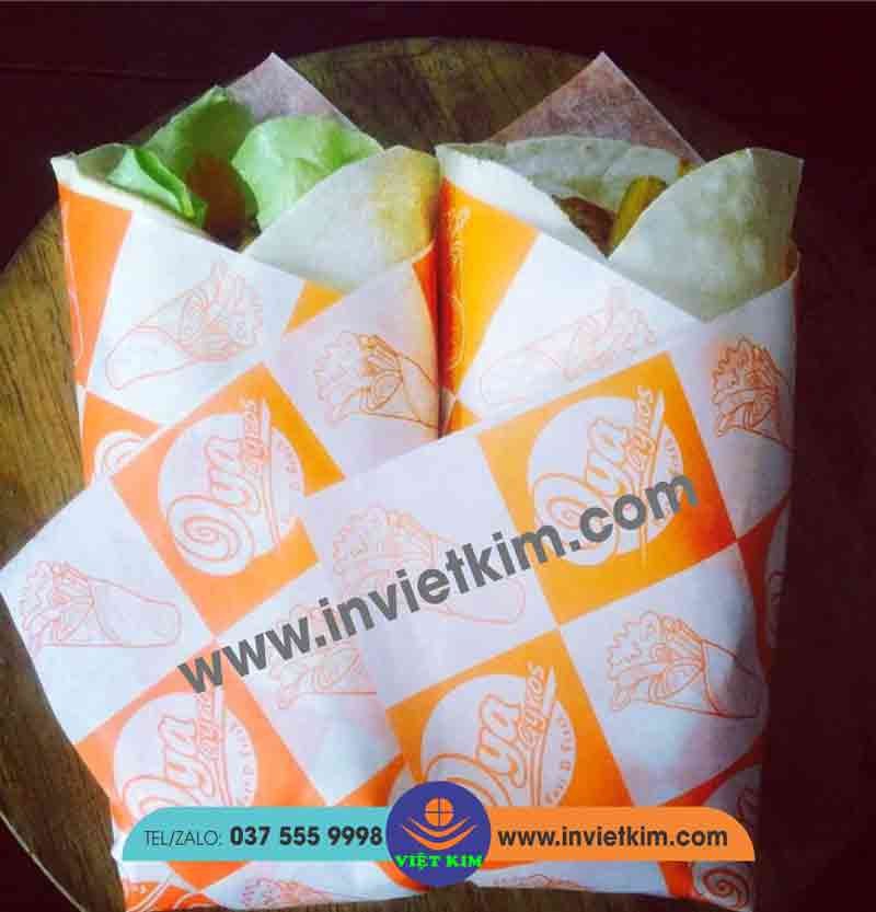Giấy gói bánh mì cuộn tiện lợi, giữ chặt nhân bên trong.