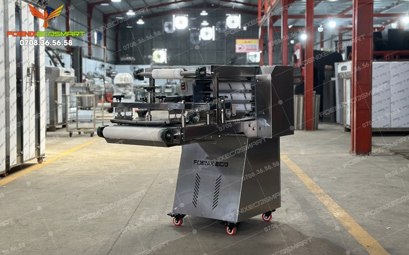 Góc nhìn tổng thể máy se bột bánh mì 6 lô 2 băng từ phía sau