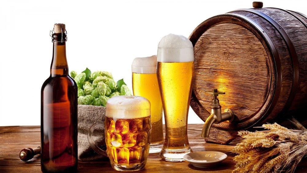 Hạn chế đồ uống có cồn như bia, rượu là điều cần thiết để kiểm soát cân nặng và giảm mỡ