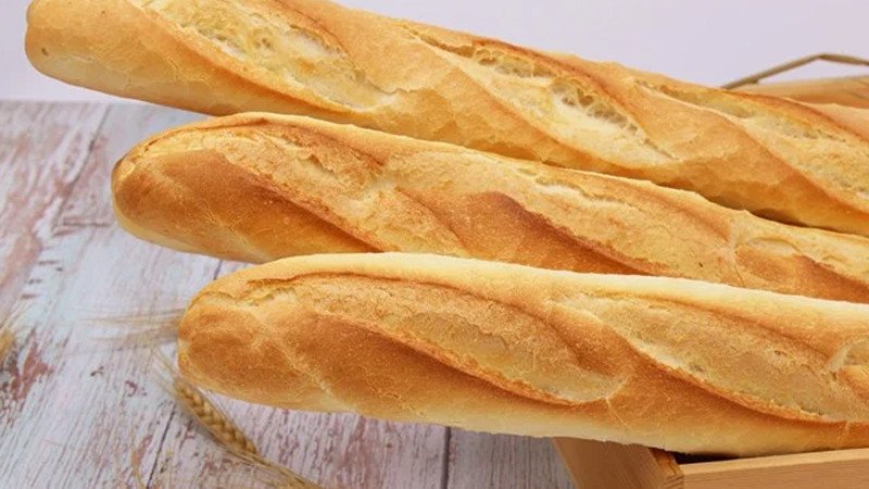 Hạn chế tiêu thụ bánh mì trắng và bánh ngọt để tránh tác hại