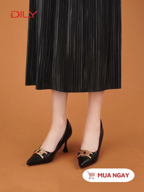 Hình ảnh một chiếc dép bánh mì bít mũi được cắt lát, lộ ra phần ruột bánh mềm mịn