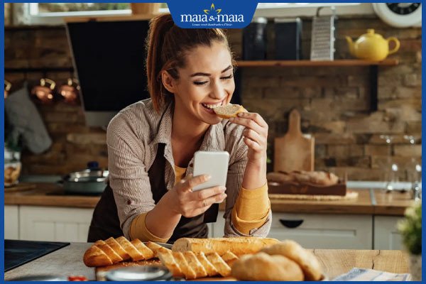 Hình ảnh người ăn bánh mì khi bị vết thương hở, Saigonese Baguette