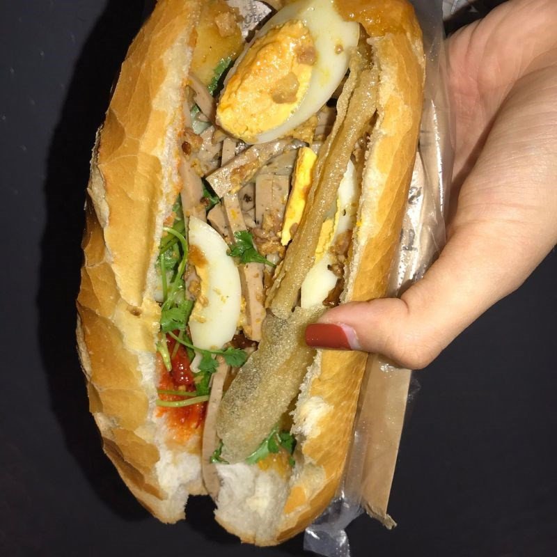 Hoàn thiện chiếc bánh mì Bình Định hấp dẫn