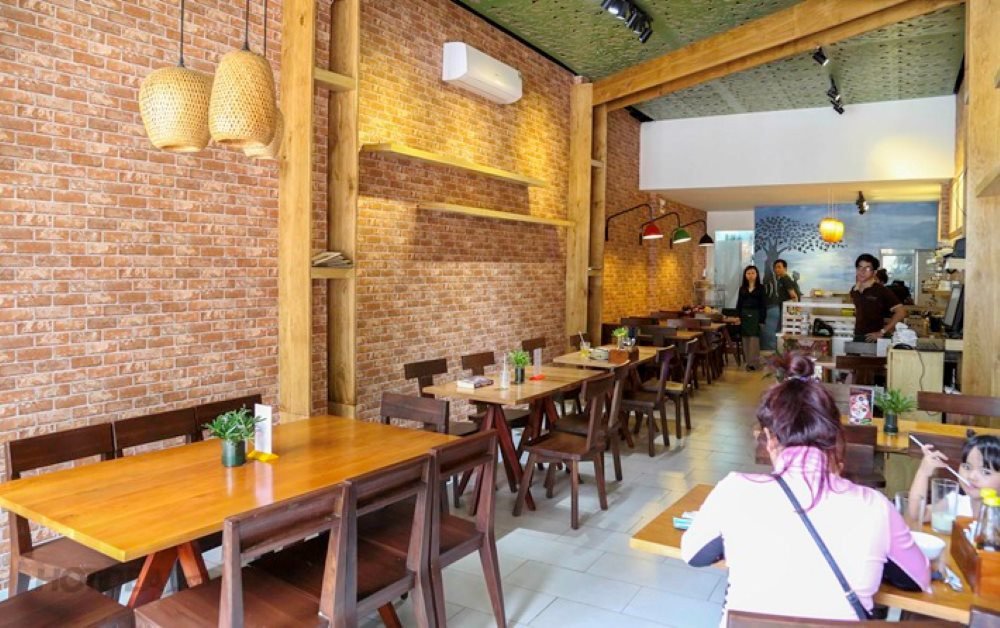 Hủ tiếu chay Cây Đề cũng có thể là địa điểm thưởng thức bánh mì chay Tân Phú