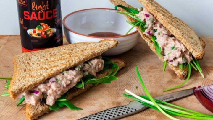 Hướng dẫn làm bánh mì sandwich cá ngừ ăn sáng nhanh gọn