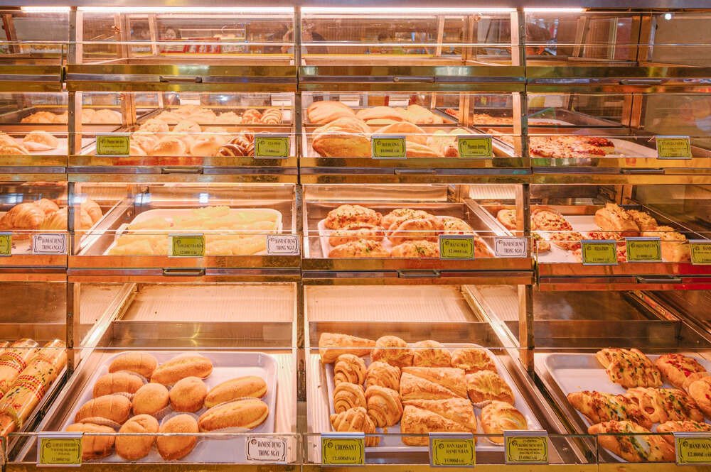 Hương thơm ngọt ngào, lớp vỏ giòn tan, bánh mì Ngọc Nga là sự kết hợp tuyệt vời của mọi giác quan