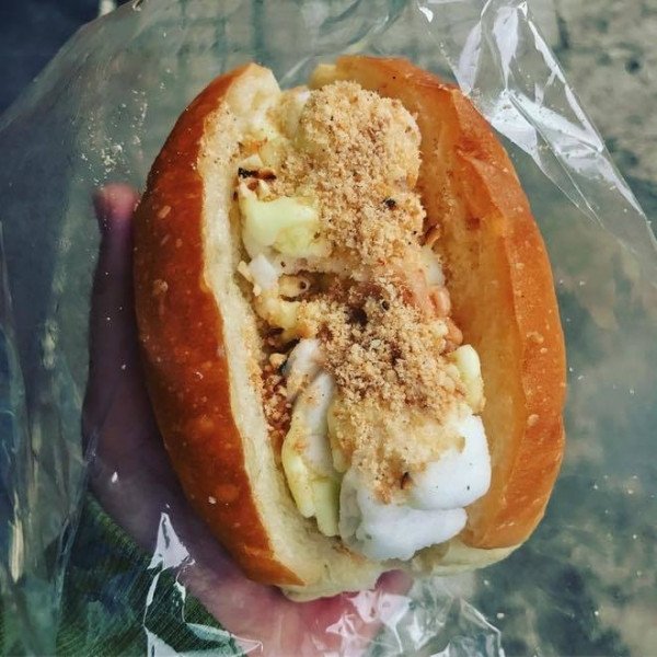 Hương vị đặc trưng của bánh mì kẹp kem, món ăn hoài niệm