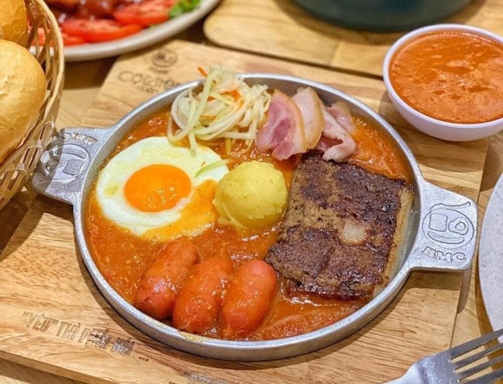Hương vị hấp dẫn của bánh mì chảo trứng pate