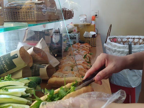 Không gian Bánh Mì Phan mới rộng rãi