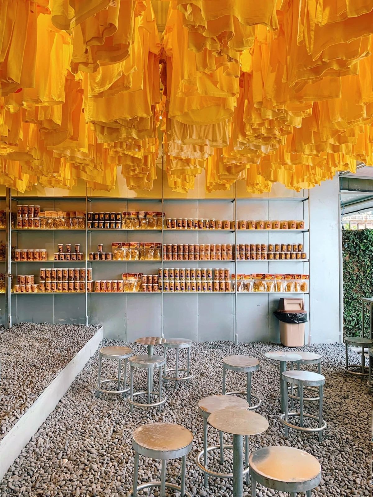 Không gian retro của bánh mì Cối Xay Gió