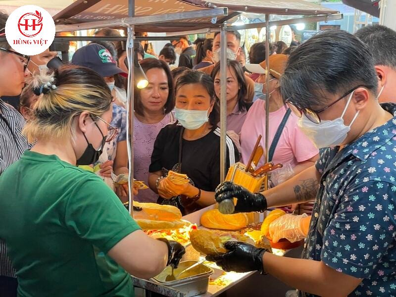 Khu chợ tấp nập, địa điểm lý tưởng để kinh doanh bánh mì