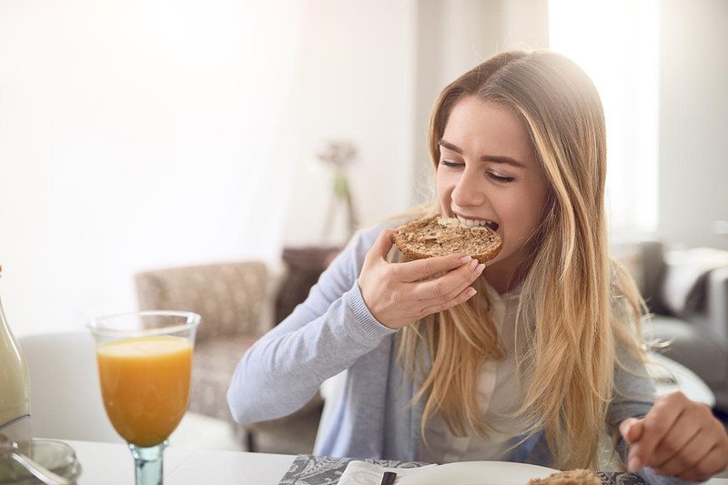 Kiểm soát khẩu phần ăn bánh mì hợp lý để ổn định đường huyết cho người tiểu đường