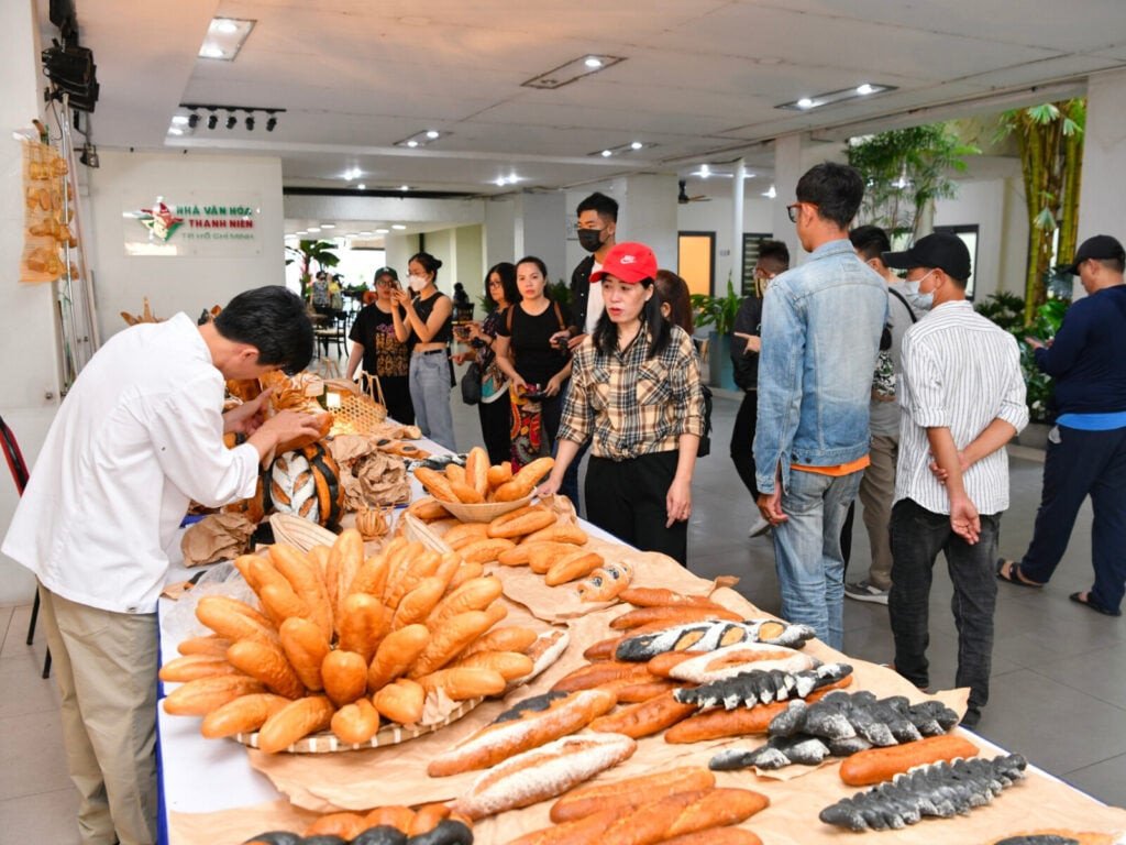 Lễ hội bánh mì tại Việt Nam, tôn vinh sự đa dạng của các loại bánh mì.
