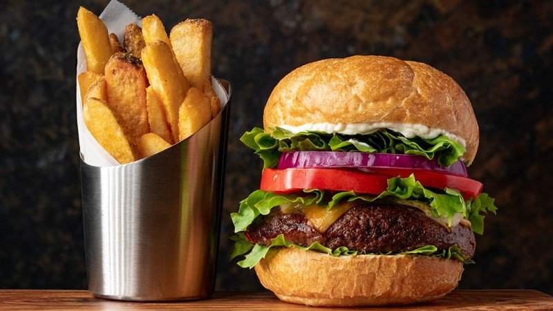 Lợi ích và rủi ro sức khỏe khi ăn bánh mì hamburger