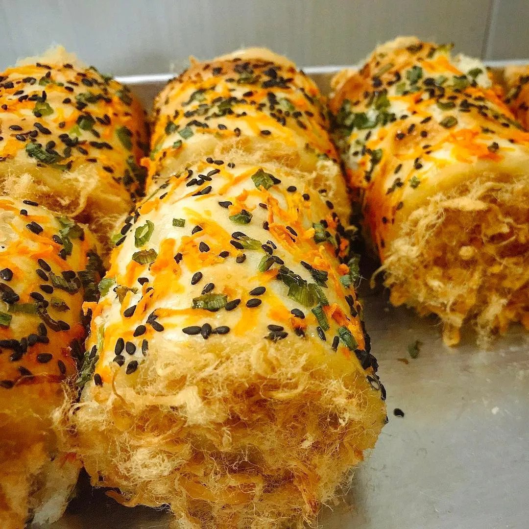 Lớp phô mai sữa béo ngậy trong bánh mì Maika