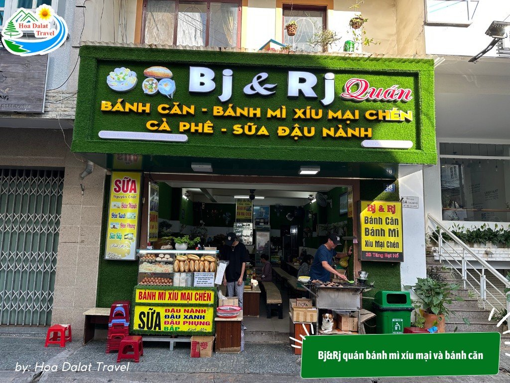Mặt tiền quán Bj&amp;Rj - bánh mì xíu mại và bánh căn