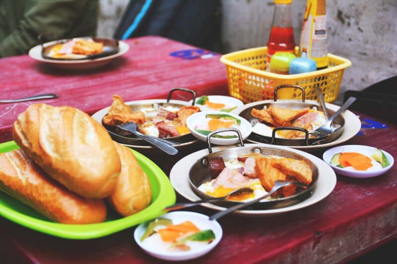 Mẫu thiết kế tiệm bánh mì truyền thống ấm cúng