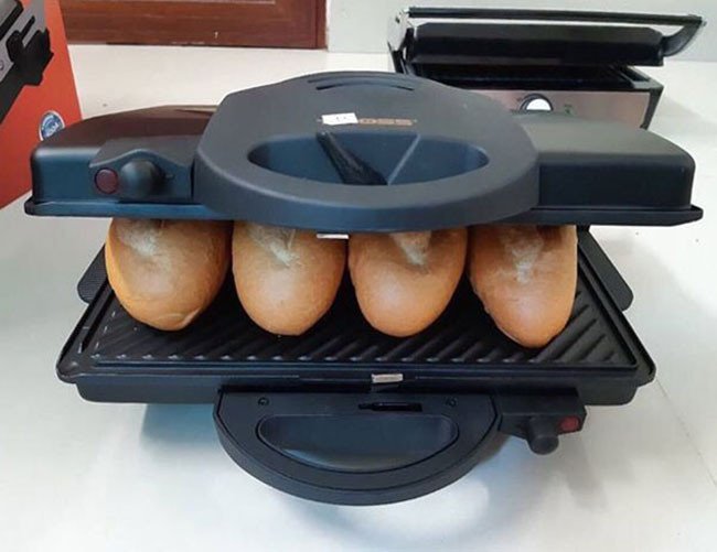 Máy ép bánh mì hai vỉ chuyên dụng cho bánh mì pate tại cửa hàng