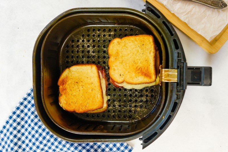 mẹo làm bánh mì sandwich nướng không cháy