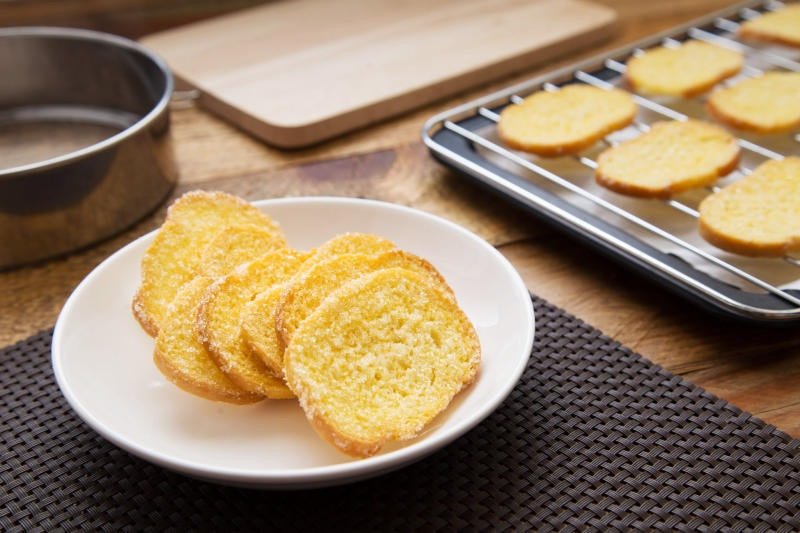 Món bánh mì bơ đường thơm béo