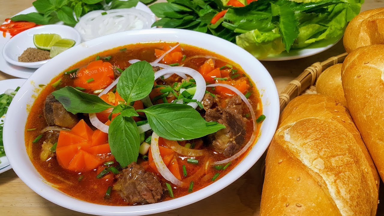 Món bánh mì bò kho đậm đà, bổ dưỡng cho gia đình