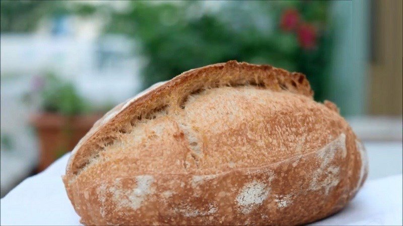 Món bánh mì bột chua tự làm từ men cái, hỗ trợ tiêu hóa và giảm cân