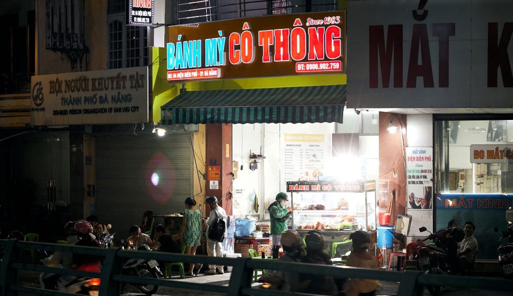 Món bánh mì chảo thơm ngon nóng hổi tại quán bánh mì cô Thông Đà Nẵng