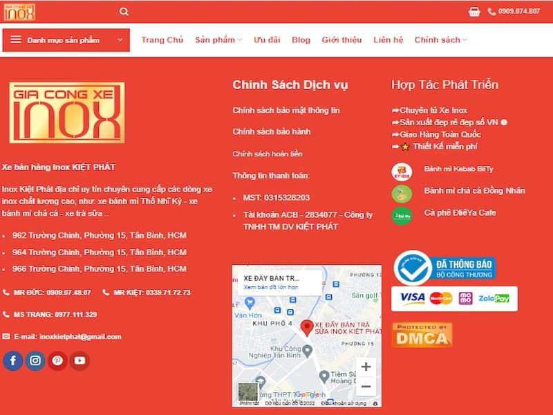 Một chiếc xe bánh mì Doner Kebab chuẩn bị phục vụ khách hàng