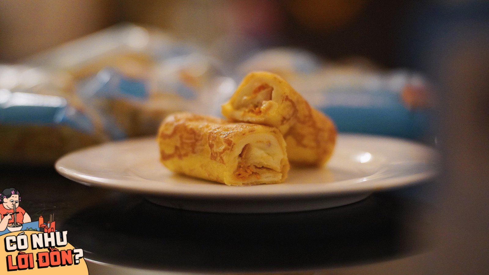 Một mâm bánh trứng cuộn chà bông Hằng Du Mục