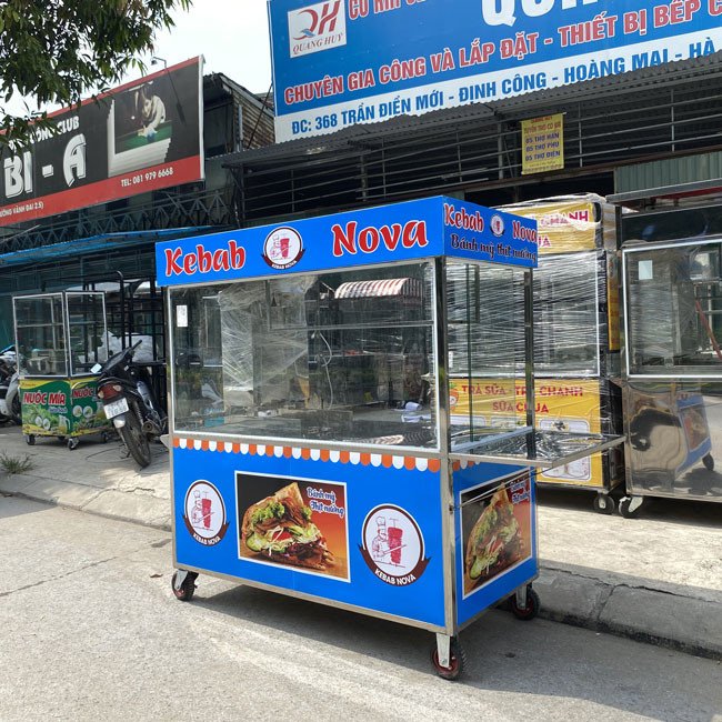 Một mẫu xe bánh mì có lò nướng kích thước lớn, hiện đại