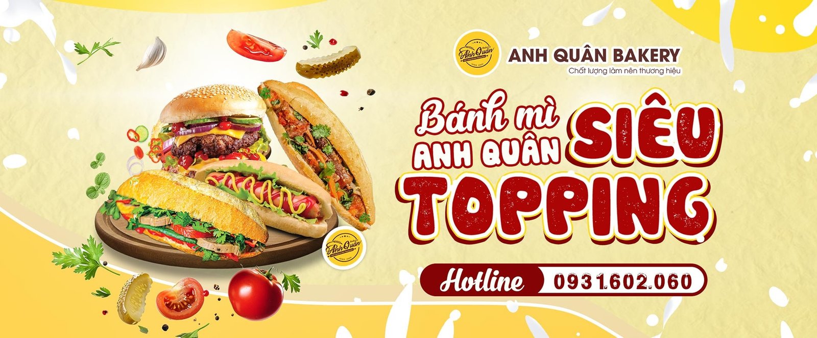 Một ổ bánh mì đầy ắp topping hấp dẫn, biểu tượng của sự hào phóng ẩm thực Đà Nẵng