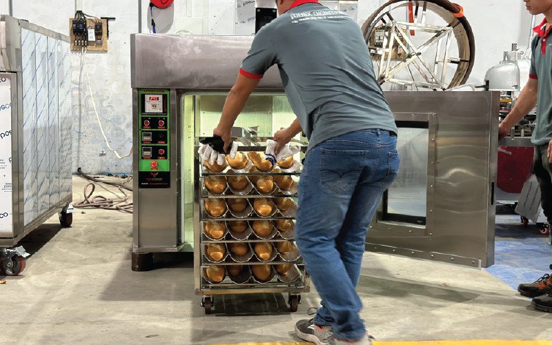 Năng suất ấn tượng của lò nướng bánh mì 6 khay, lên đến 90 ổ mỗi mẻ