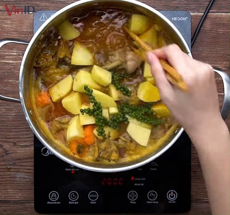 Nấu gà nấu tiêu xanh