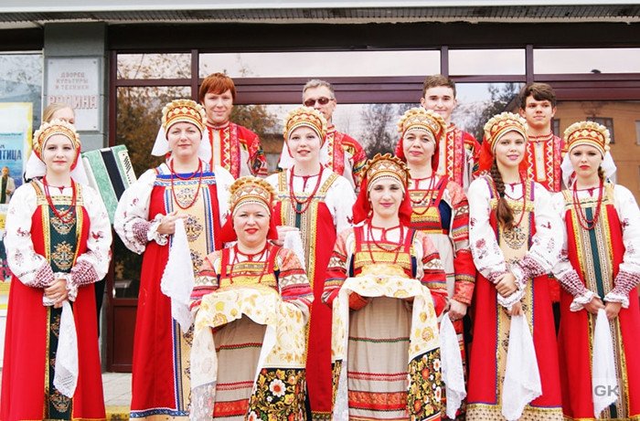 Nghi thức chào đón khách quý bằng bánh mì muối Nga truyền thống