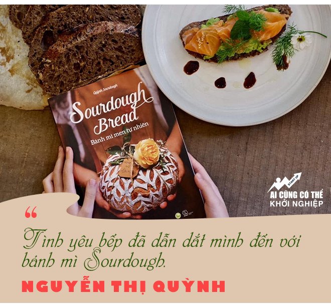 Người phụ nữ cẩn thận nhào bột làm bánh mì sourdough