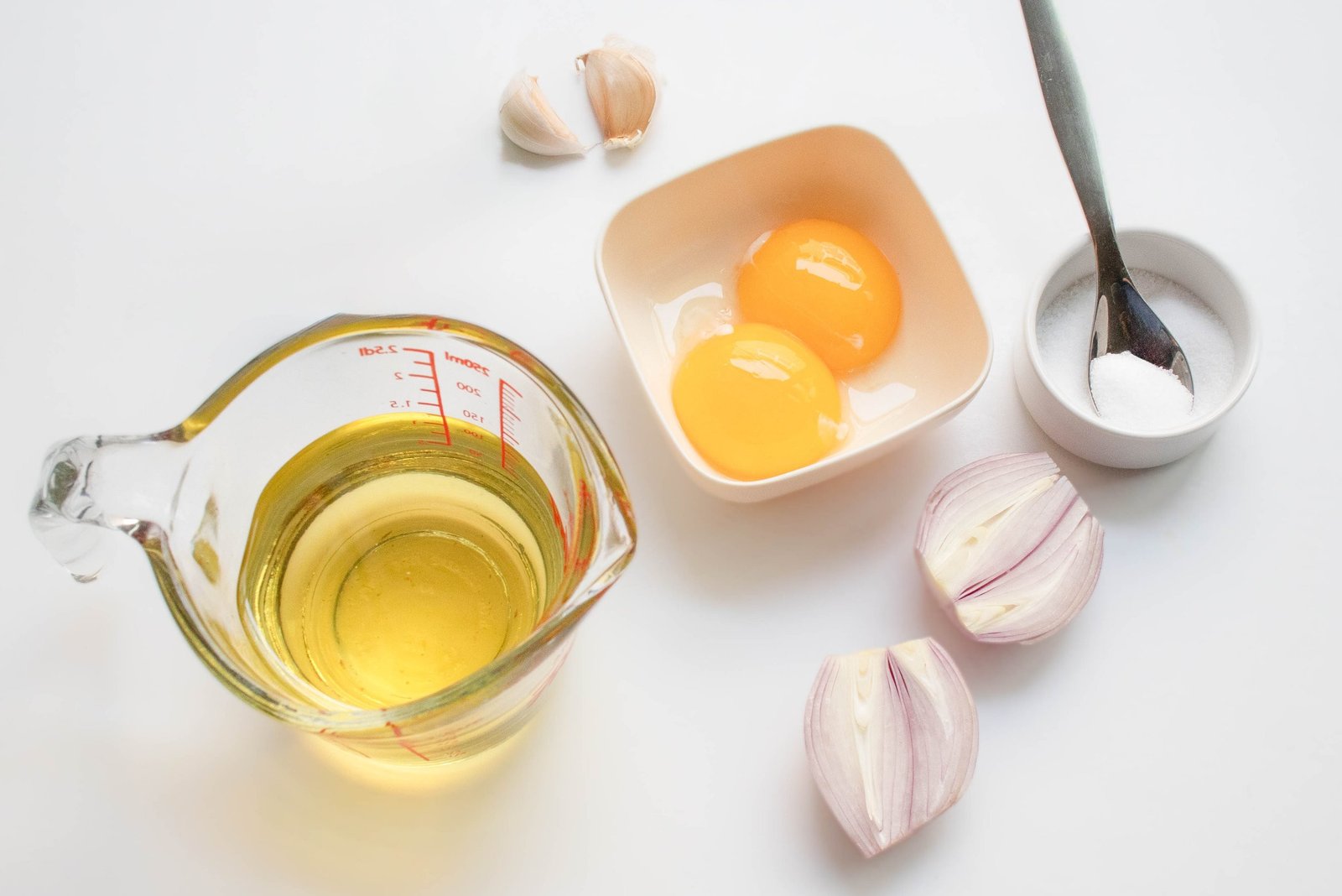 Nguyên liệu làm bánh mì sốt bơ trứng tại nhà