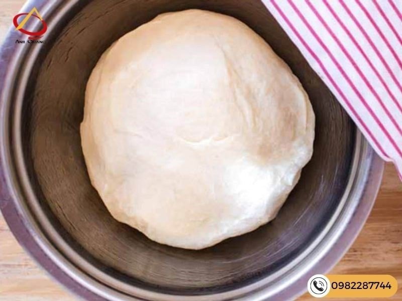 Nhào bột kỹ trong khoảng 15-20 phút