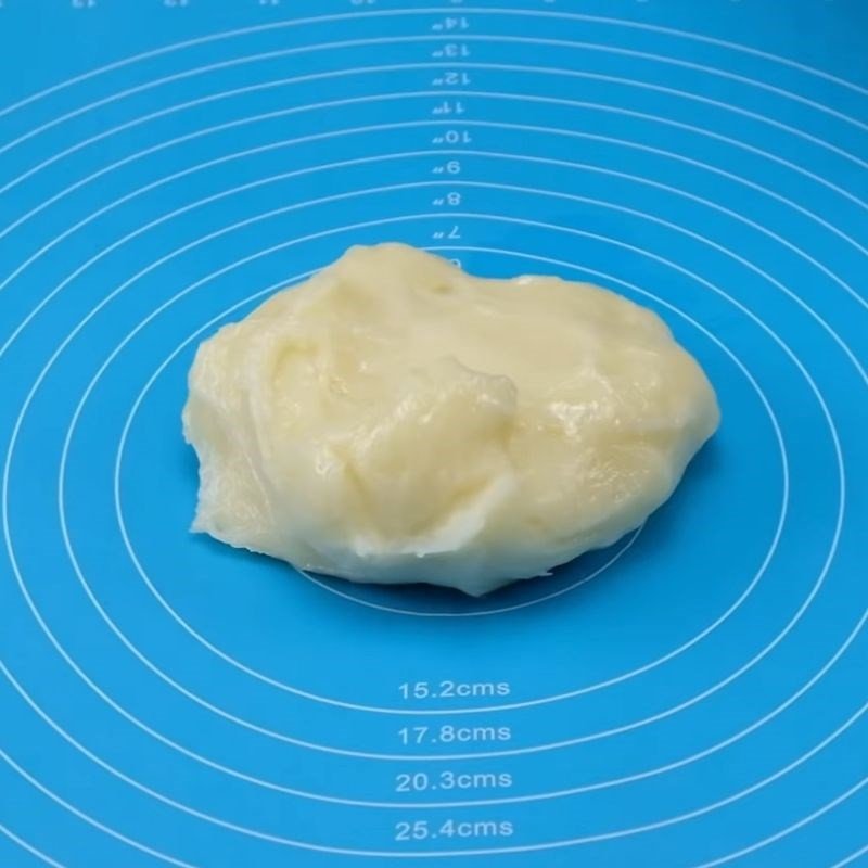 Nhào bột và tạo màu vỏ bánh mochi dẻo