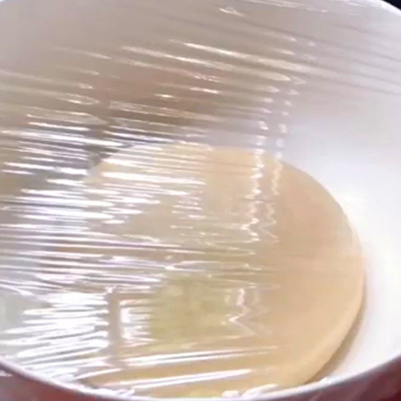 Nhào và ủ bột bánh mì socola chảy lần 1