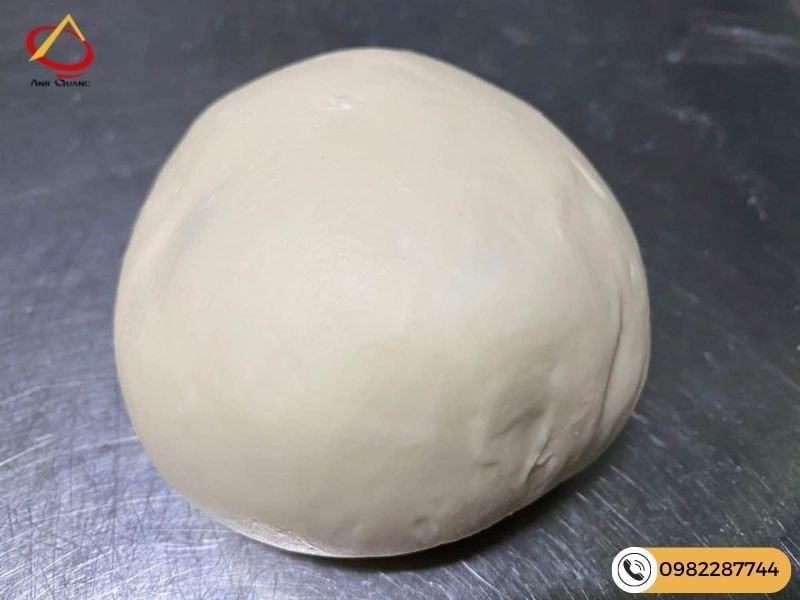 Nhồi bột làm bánh mì mini tại nhà