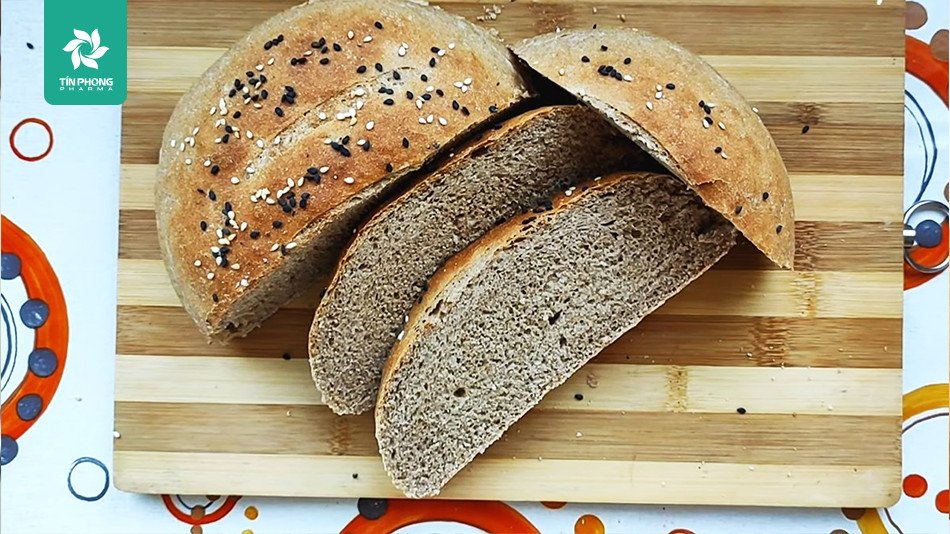 Những lát bánh mì ngũ cốc nguyên hạt dinh dưỡng phù hợp cho mẹ sau sinh