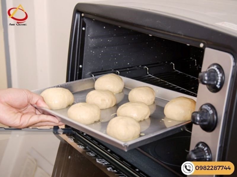 Nướng bánh mì bơ sữa vàng thơm trong lò