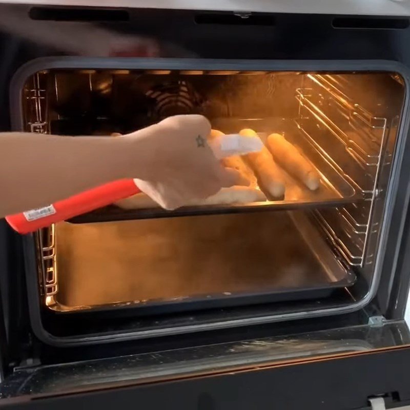 Nướng bánh mì cay trong lò nhiệt độ cao