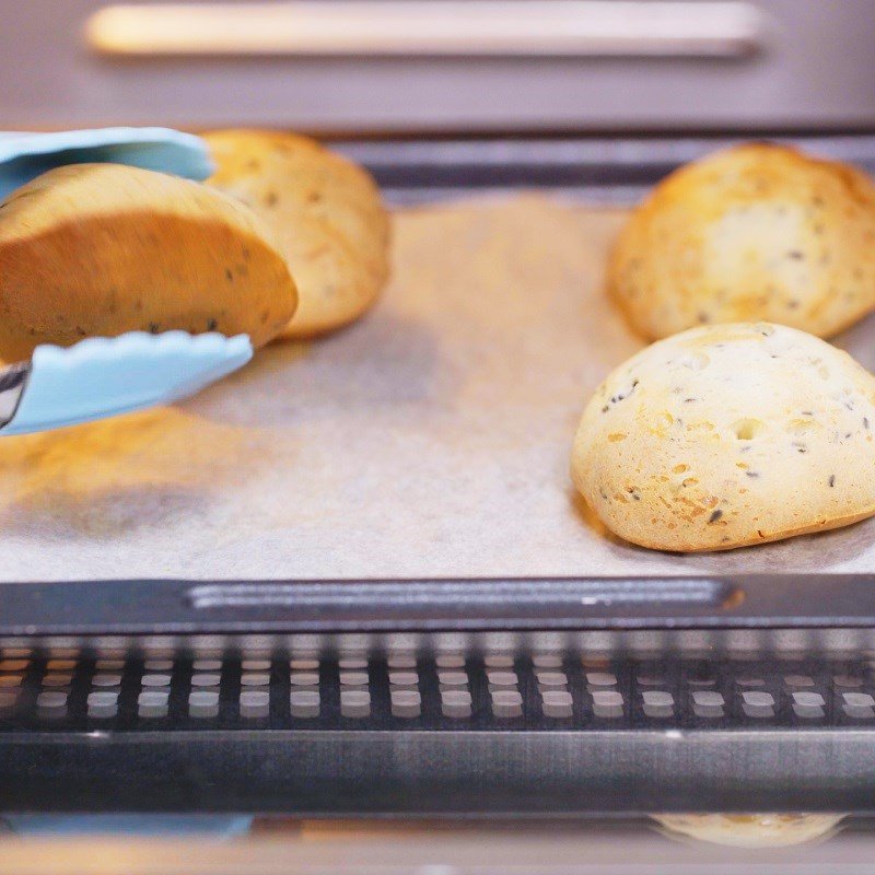 Nướng bánh mì mè đường trong nồi chiên không dầu