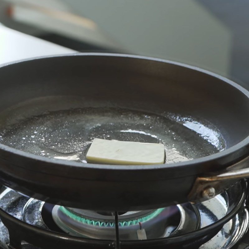 Nướng bánh mì vàng giòn cho bánh mì sandwich tam giác