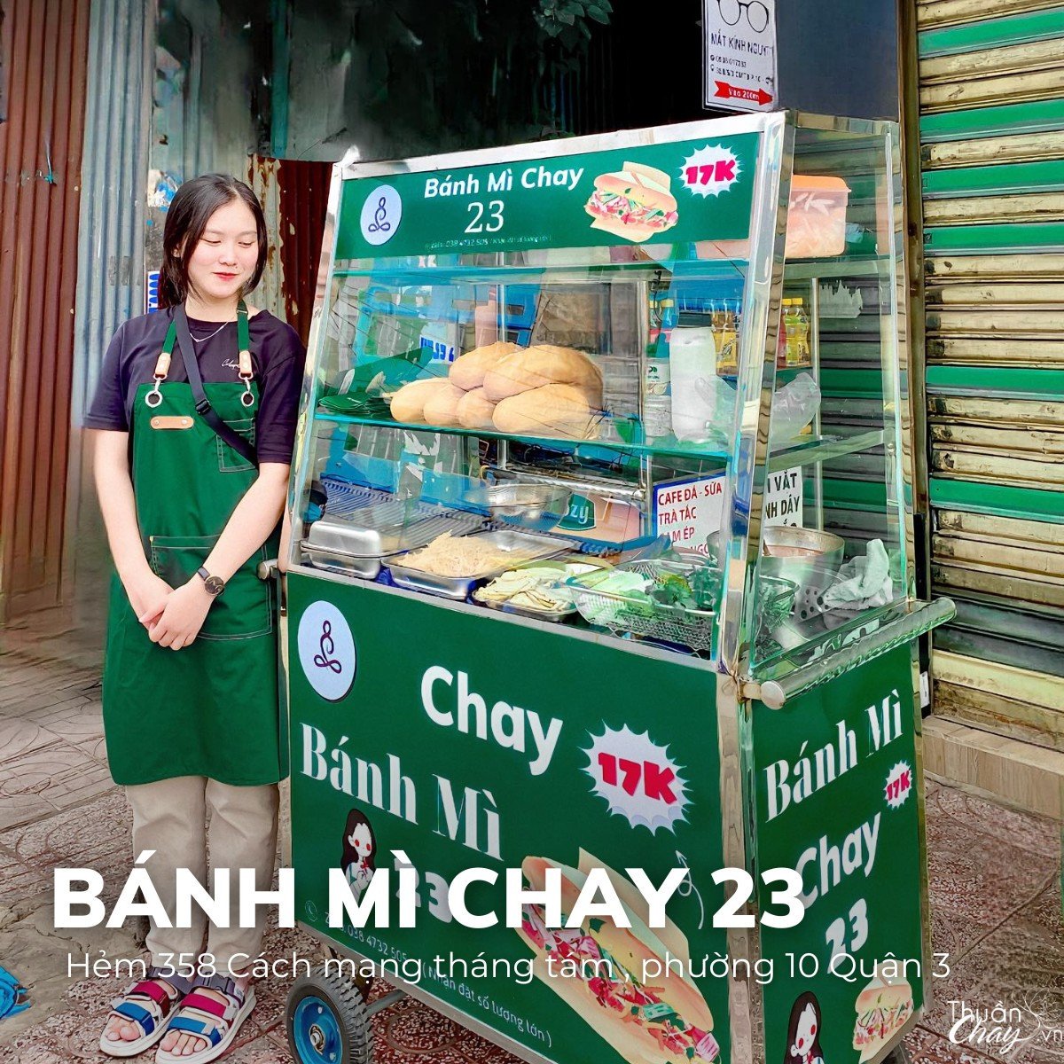 Ổ bánh mì chay 23 với nhân pate và chả chay hấp dẫn